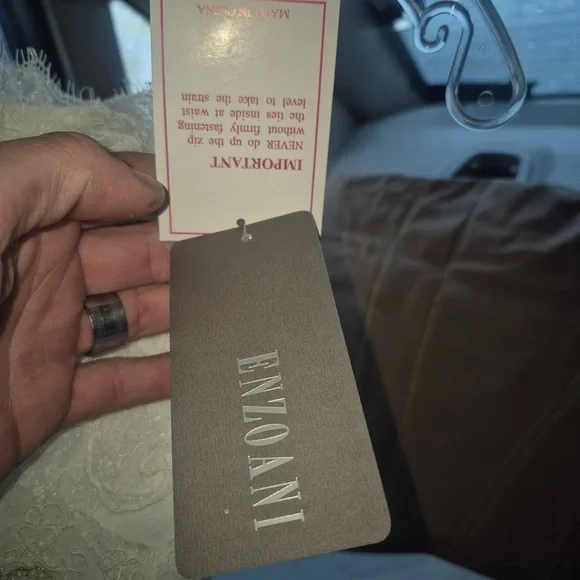 New (Never Worn) Enzoani- Ghislaine Designer Wedding Dress